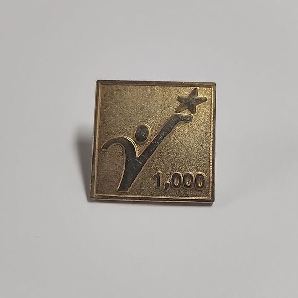 Volunteer Reach For The Stars 1000 Pin Badge Rare Vintage - Picture 1 of 5